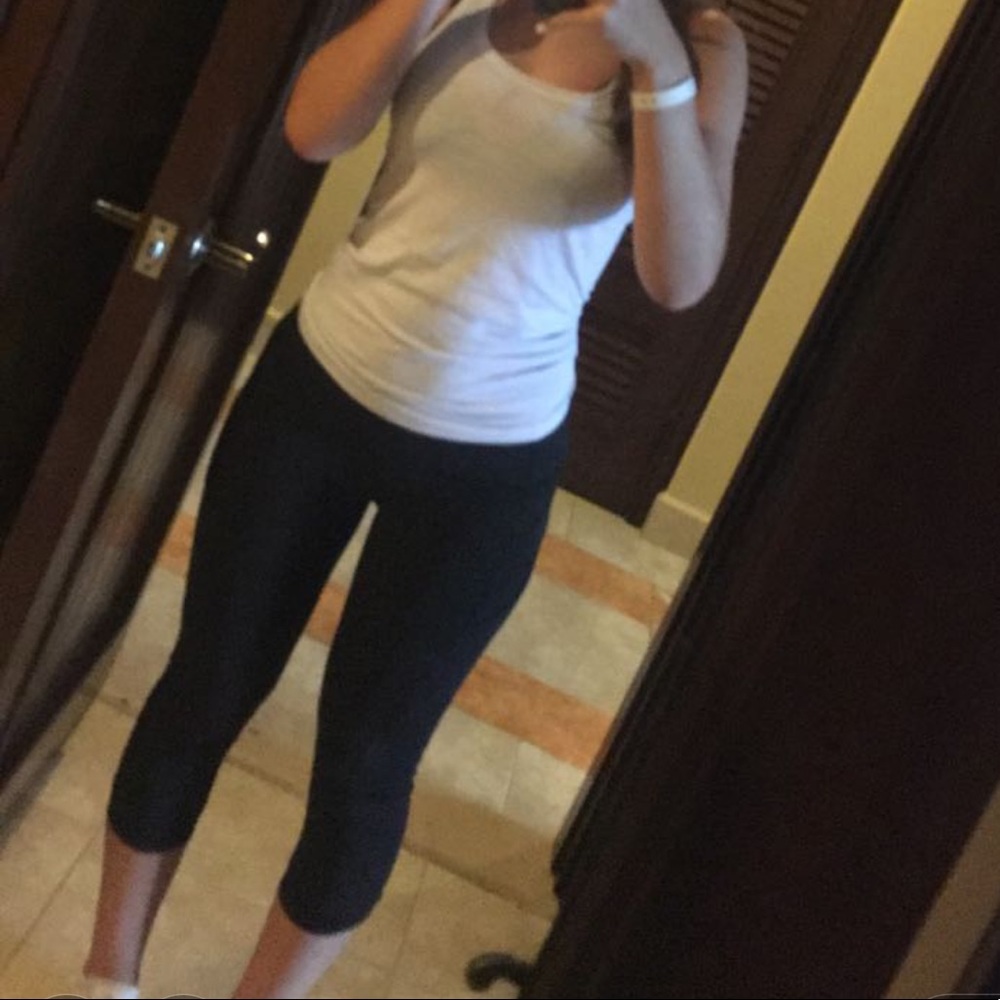 Black capri lululemon leggings